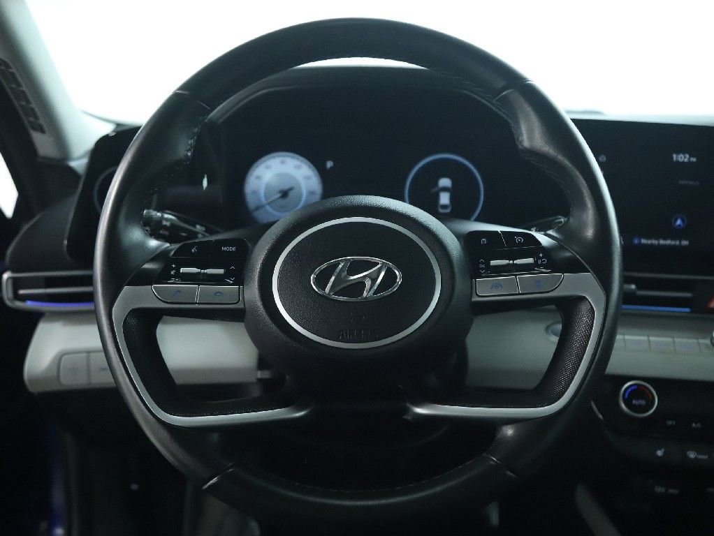 Used 2023 Hyundai Elantra Limited image 21