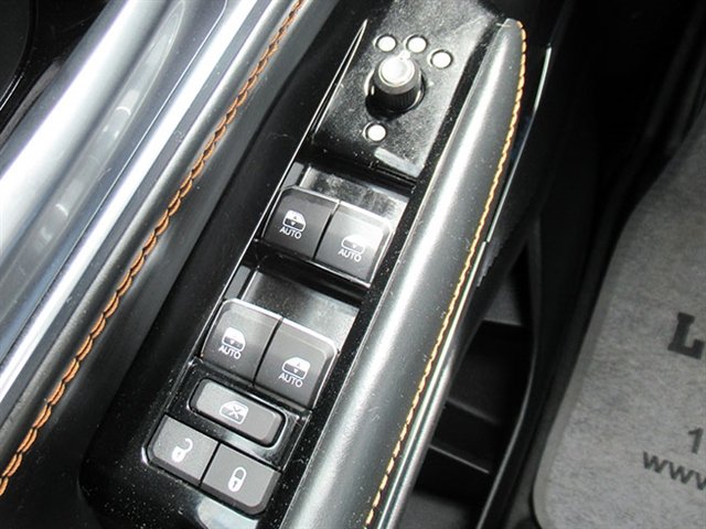 Used 2024 Jeep Grand Wagoneer L Series III AWD/4WD image 32