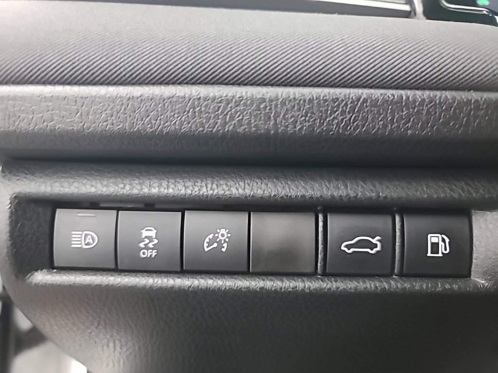 Used 2026 Toyota Camry LE FWD image 28