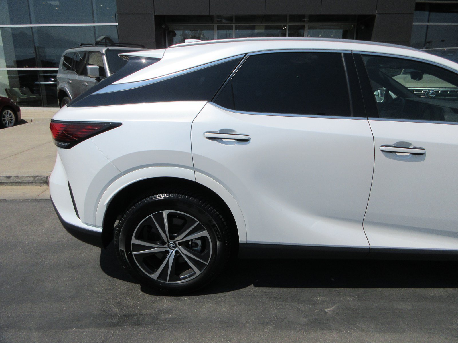 Used 2023 Lexus RX 350 Premium w/ Cold Area Package AWD/4WD image 10