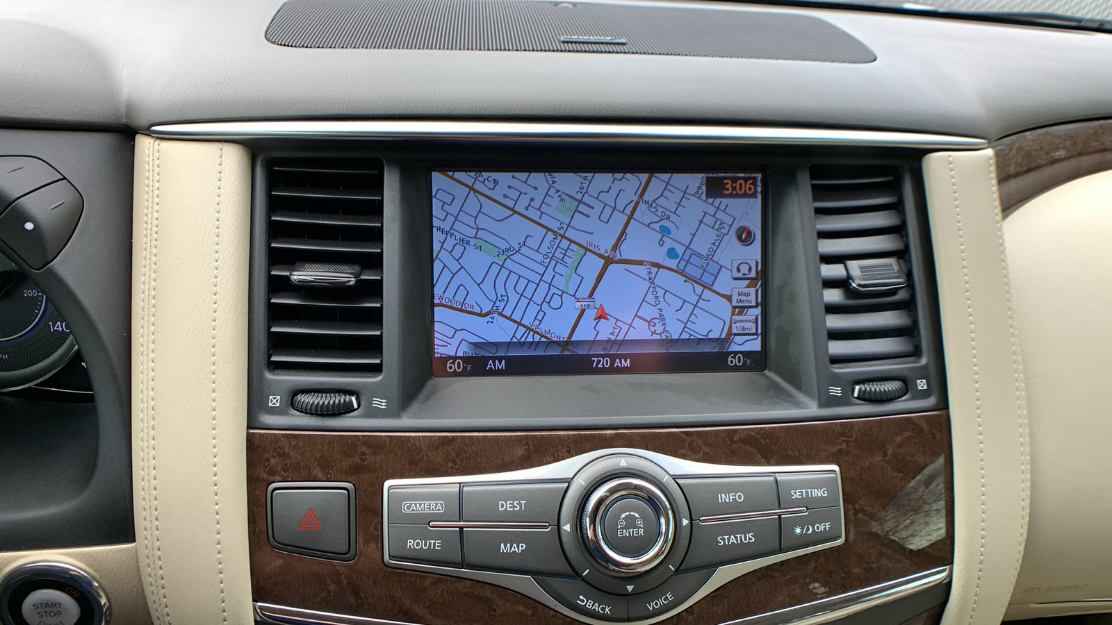 Used 2017 INFINITI QX80 4WD w/ Driver Assistance Package image 16