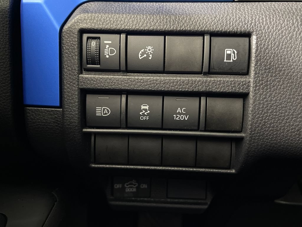 Certified 2025 Toyota Tacoma TRD Off-Road AWD/4WD image 28