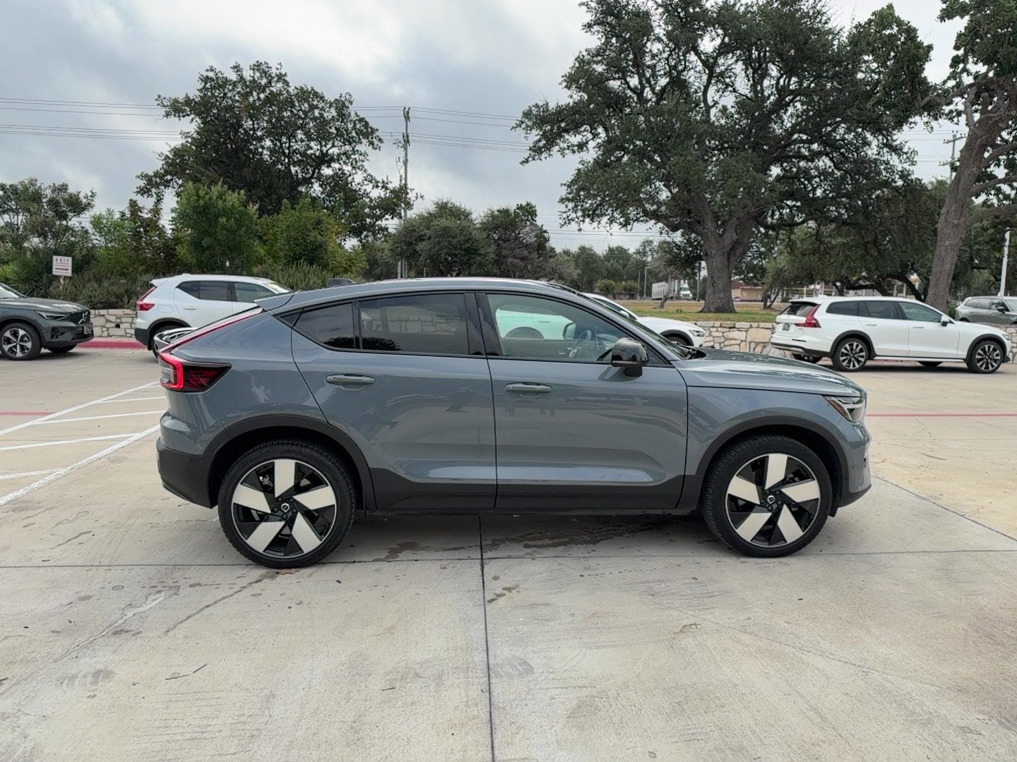 Certified 2023 Volvo C40 P8 Recharge Plus w/ Climate Package AWD/4WD image 7