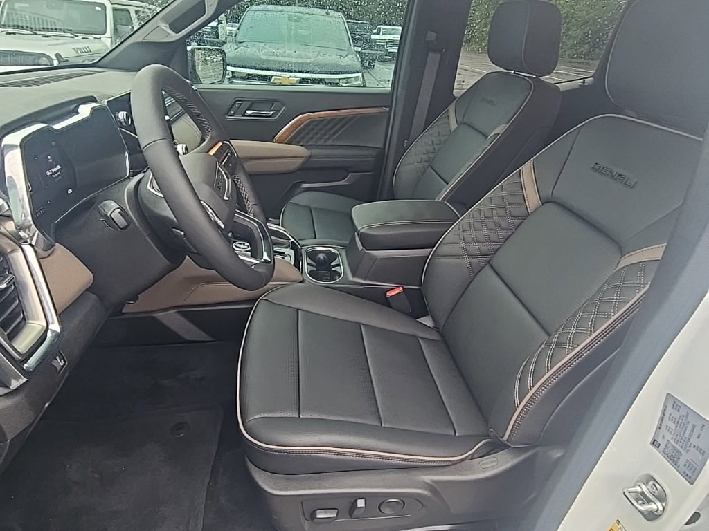 Certified 2025 GMC Canyon Denali image 12