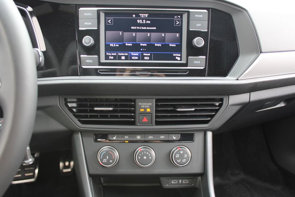 Certified 2024 Volkswagen Jetta Sport image 14