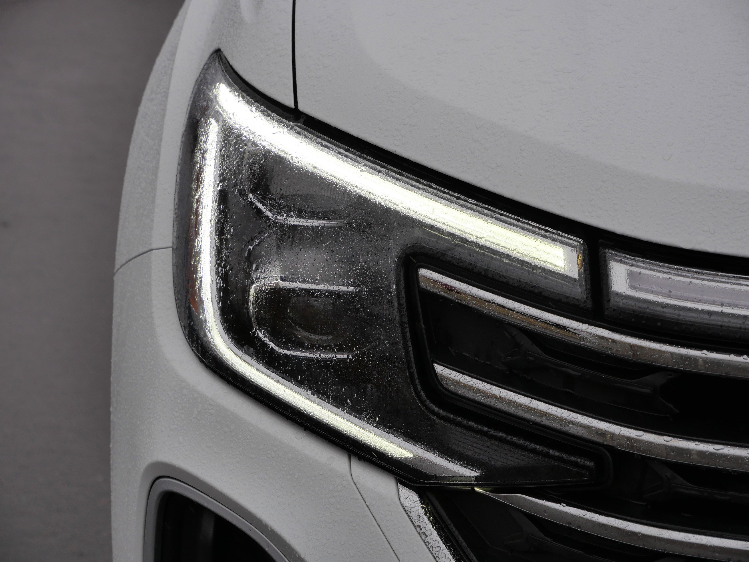 Certified 2024 Volkswagen Atlas SE image 16