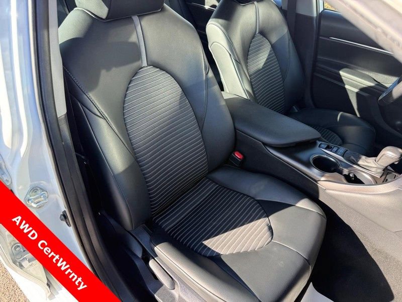 Used 2024 Toyota Camry SE image 11