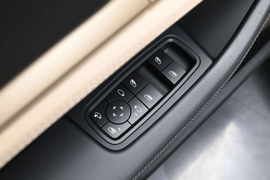Certified 2024 Porsche Taycan GTS AWD/4WD image 9