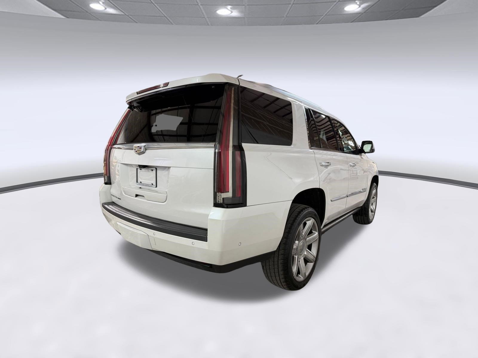 Used 2017 Cadillac Escalade Premium Luxury RWD image 8