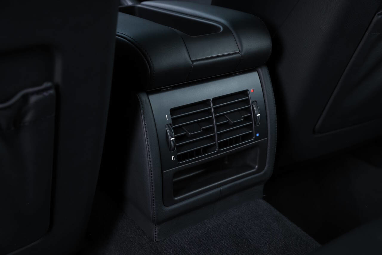 Used 2002 BMW M5 image 65