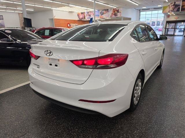 Used 2017 Hyundai Elantra SE FWD image 4