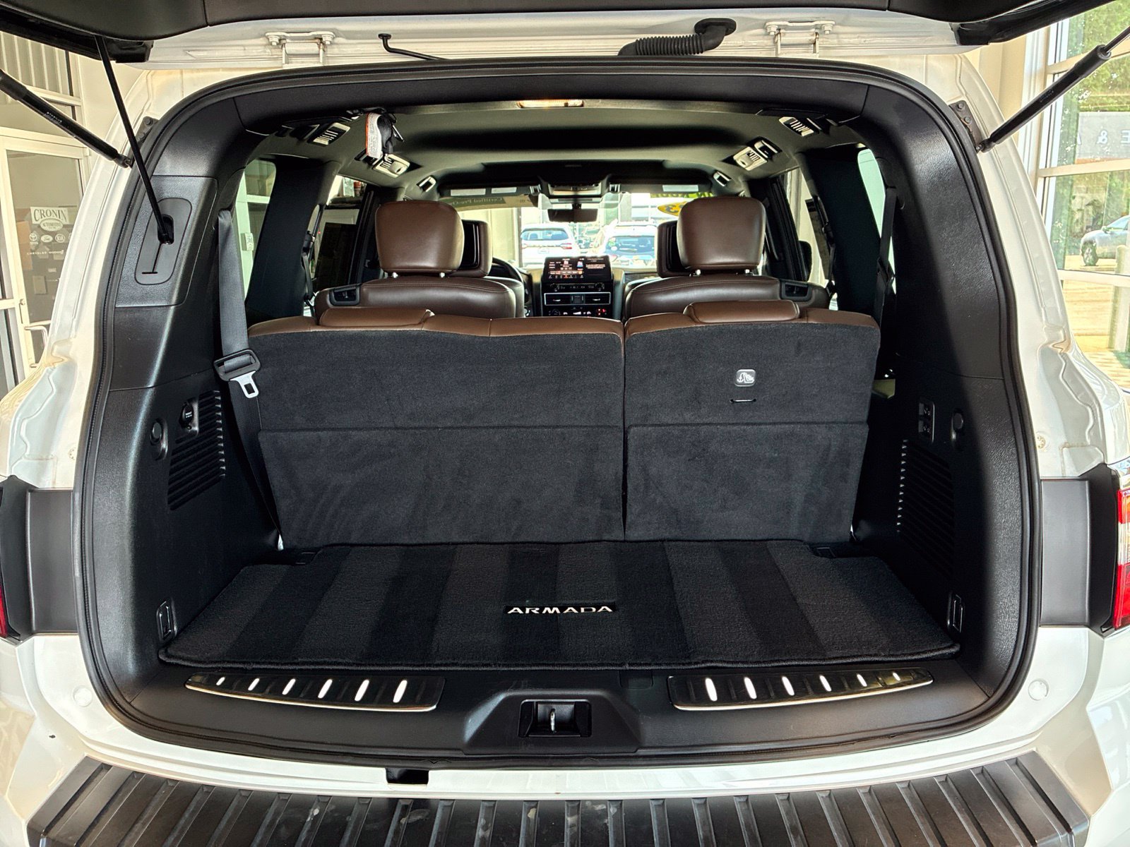 Used 2023 Nissan Armada Platinum w/ Captain's Chairs Package AWD/4WD image 11