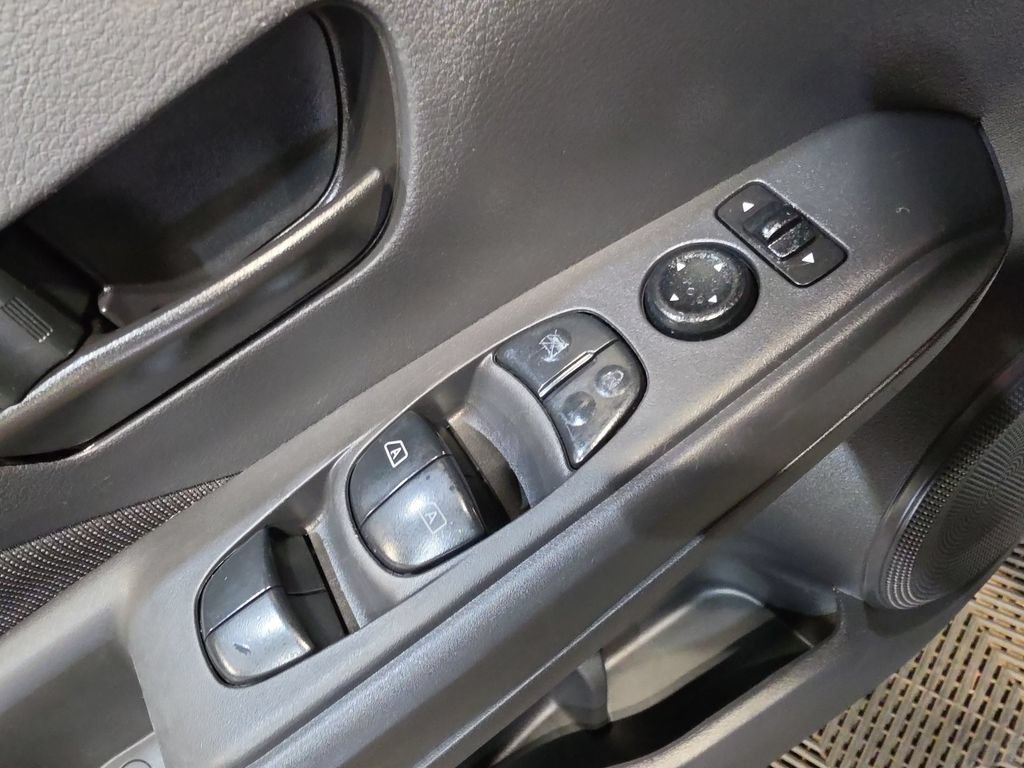 Used 2023 Nissan Kicks S FWD image 15