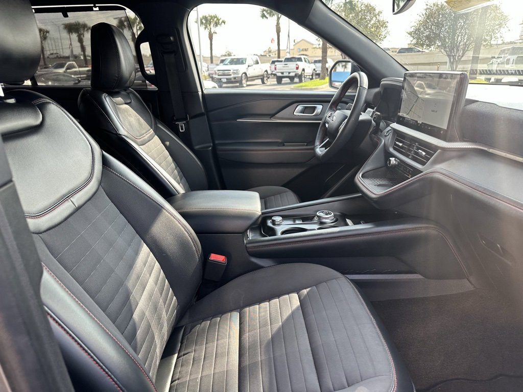 Used 2025 Ford Explorer ST-Line w/ Premium Package image 24