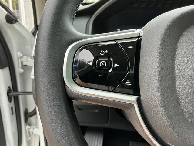 Certified 2025 Volvo XC90 B5 Core AWD/4WD image 18