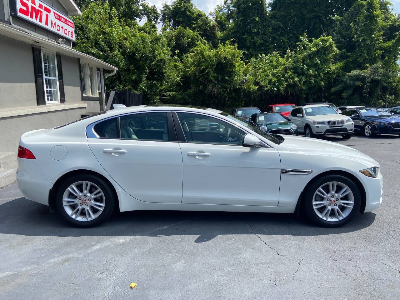 Used 2018 Jaguar XE Premium RWD image 5