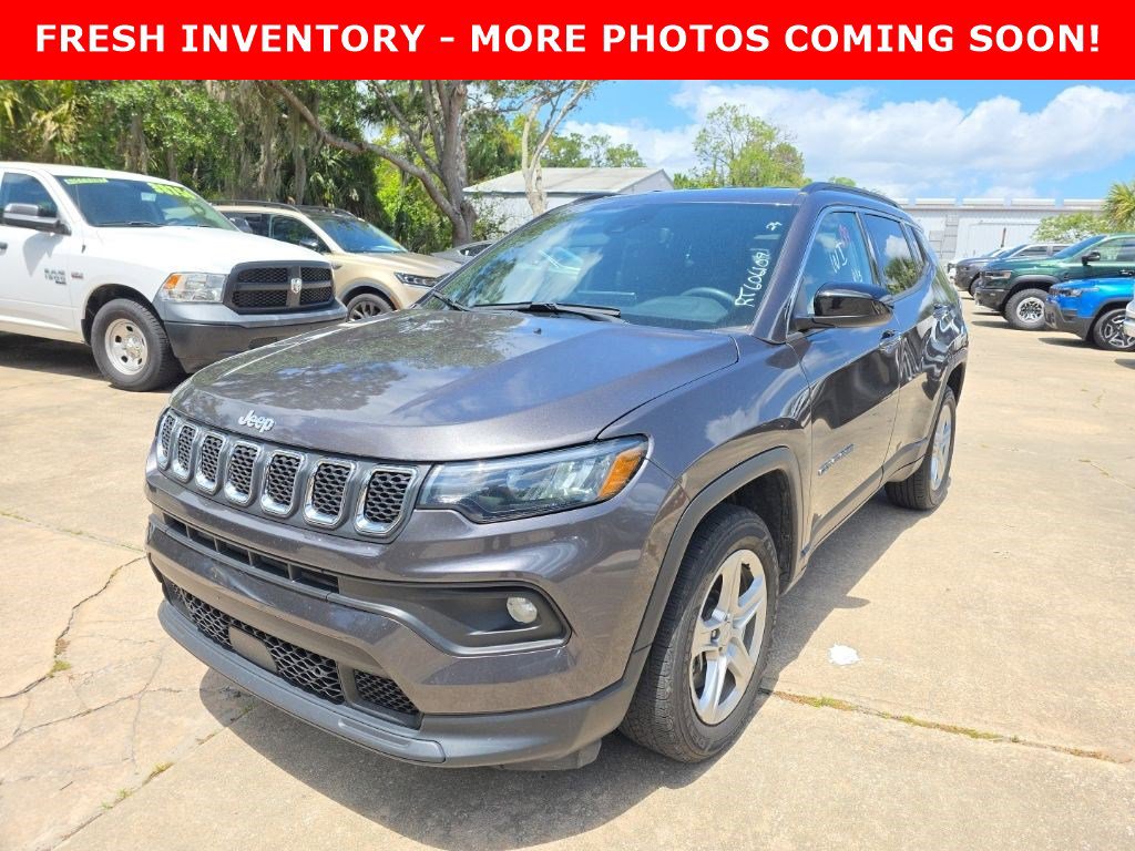Used 2024 Jeep Compass Latitude image 1