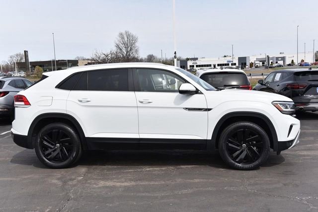 Used 2023 Volkswagen Atlas Cross Sport SE w/ Black Wheel Package image 5