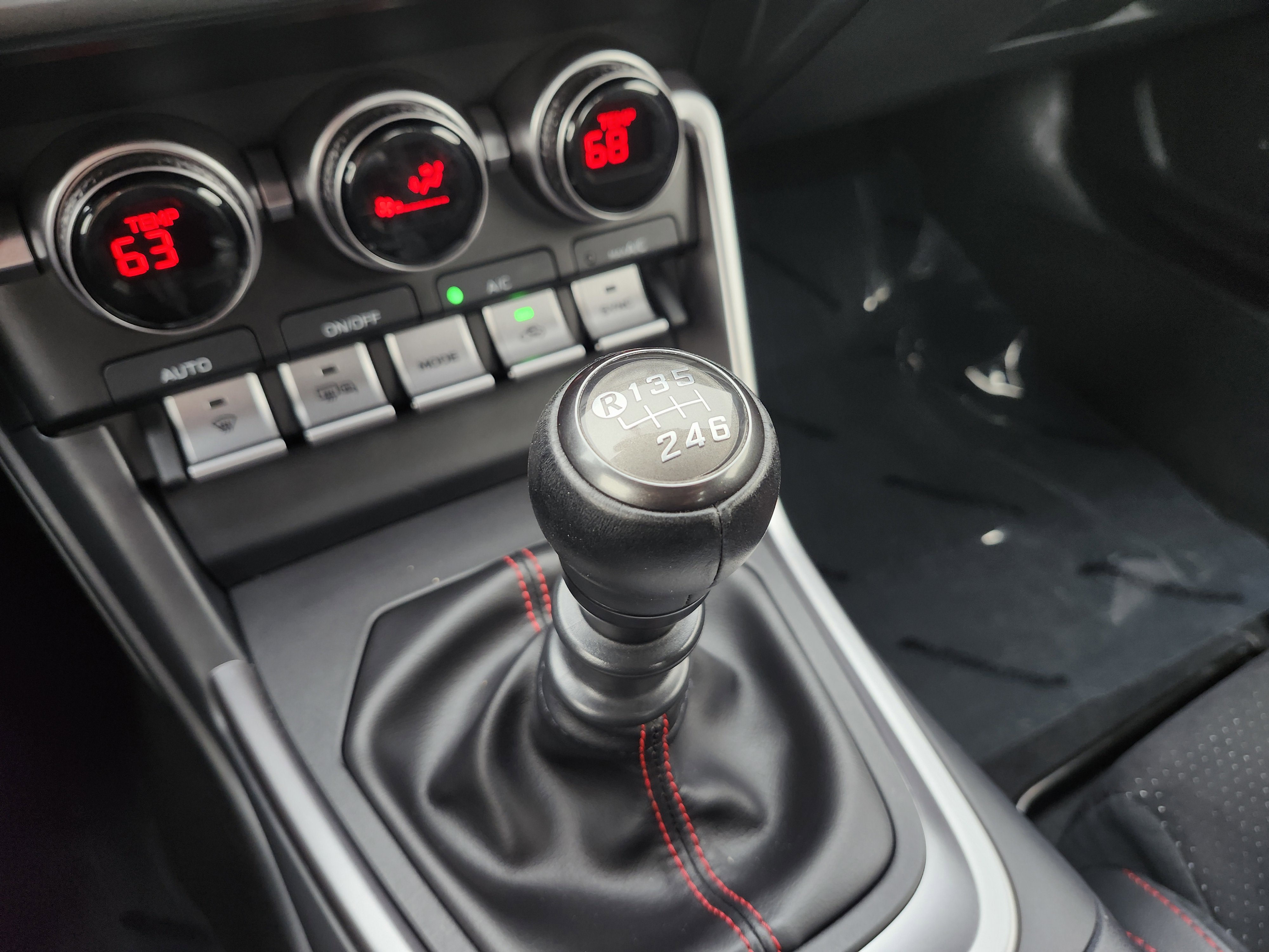 Used 2024 Subaru BRZ Limited RWD image 8