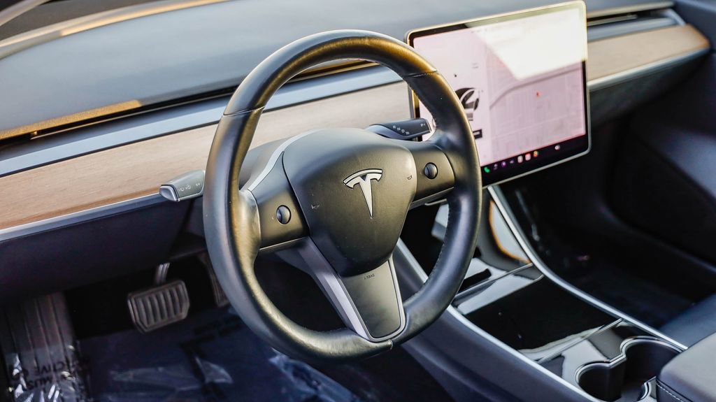 Used 2018 Tesla Model 3 image 20