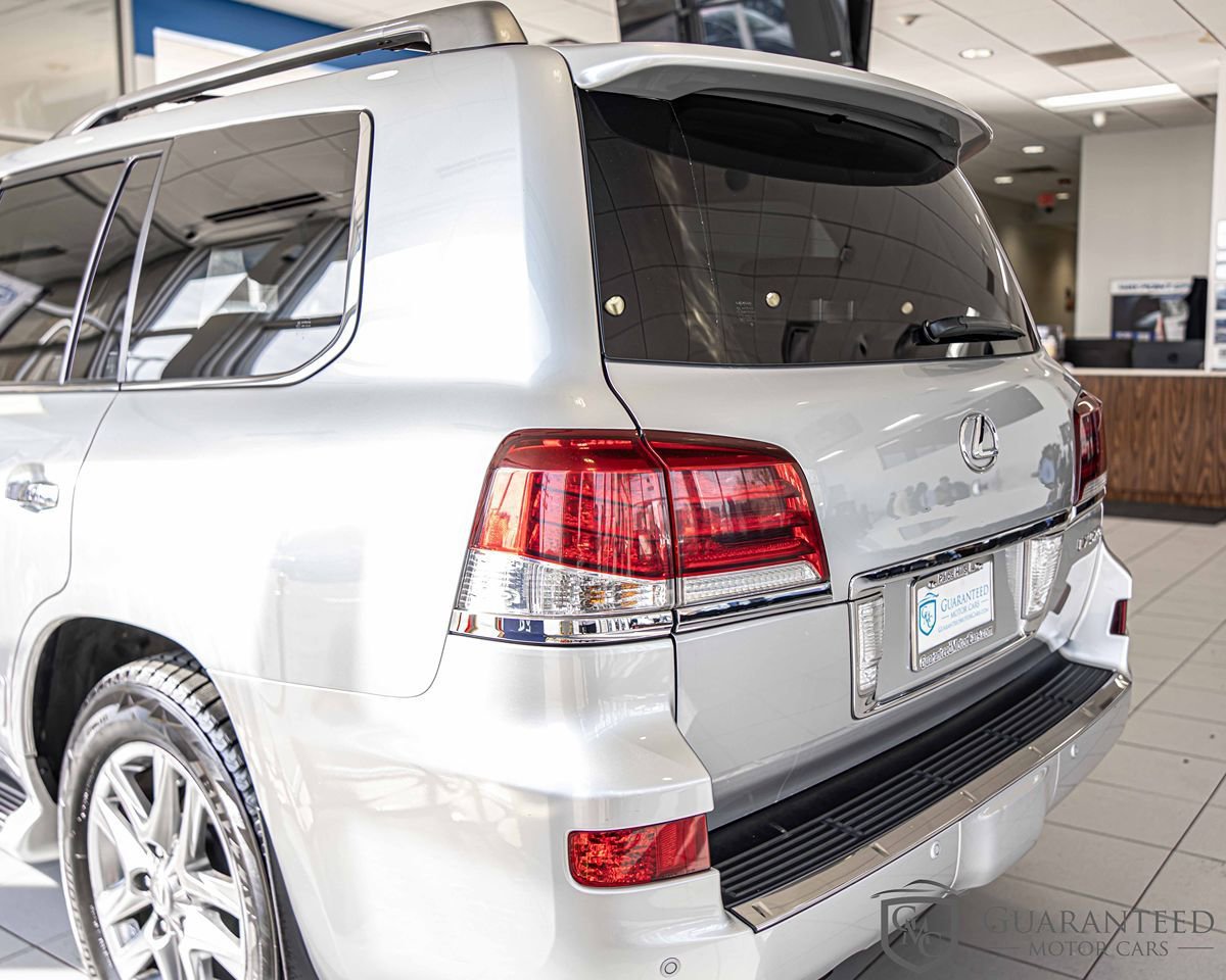Used 2015 Lexus LX 570 4WD w/ Luxury Package image 12