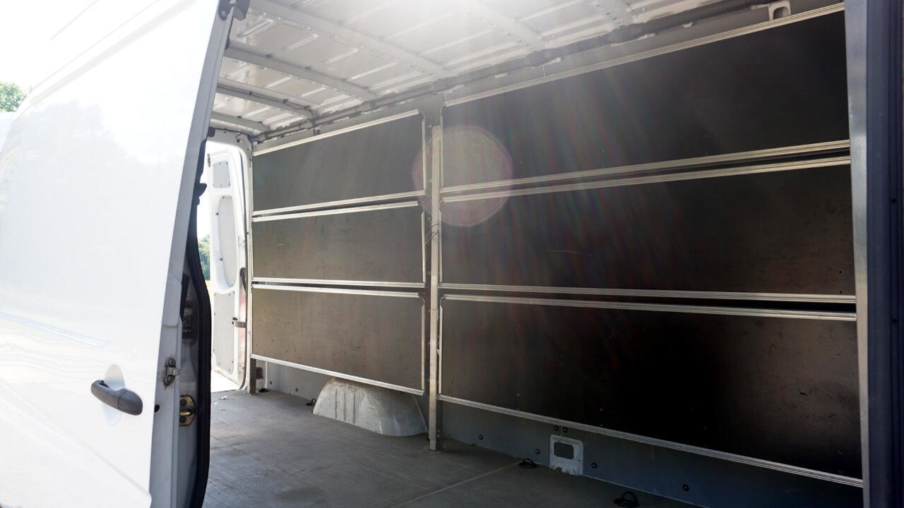 Used 2016 Freightliner Sprinter 2500 image 15