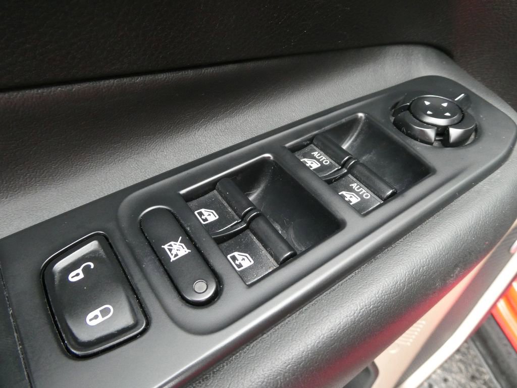 Used 2016 Jeep Renegade Limited AWD/4WD image 22