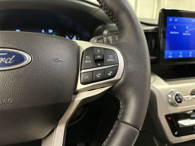 Used 2024 Ford Explorer XLT w/ Equipment Group 202A AWD/4WD image 9