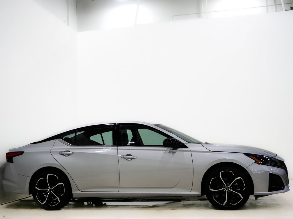 Used 2024 Nissan Altima 2.5 SR image 4