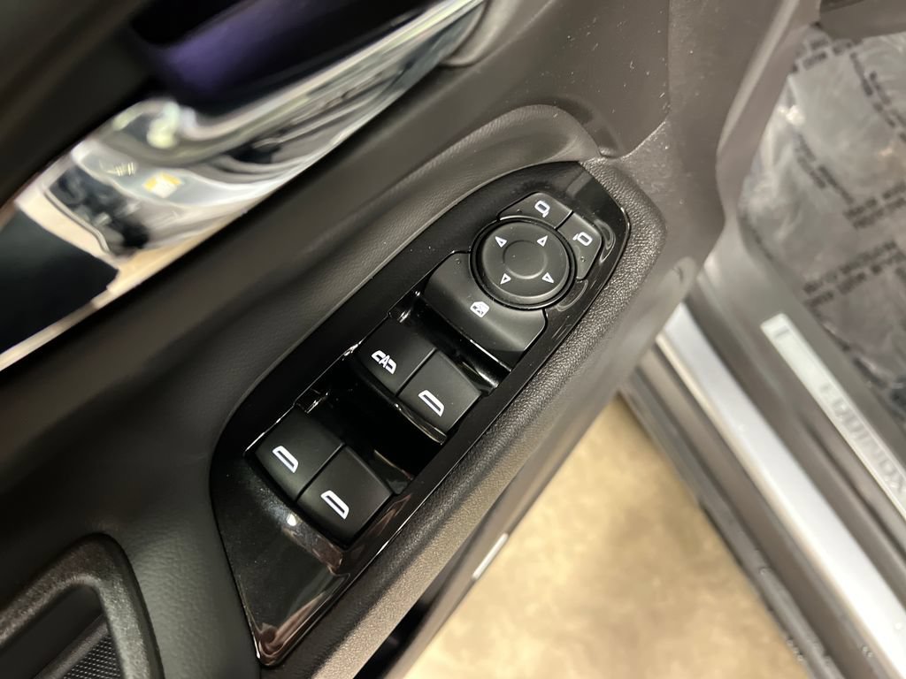 Certified 2024 Chevrolet Equinox Premier AWD/4WD image 17