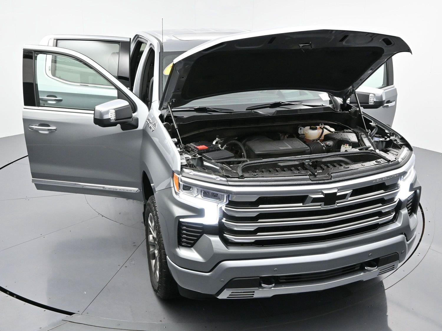 Used 2025 Chevrolet Silverado 1500 High Country w/ Technology Package AWD/4WD image 44