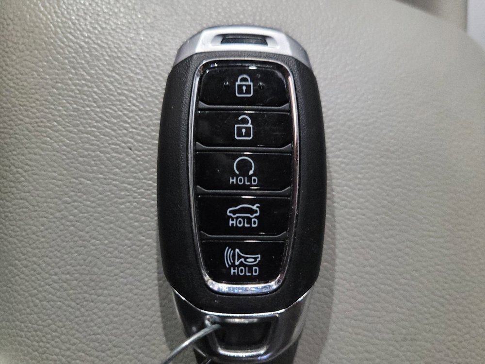 Used 2023 Hyundai Elantra Limited FWD image 32