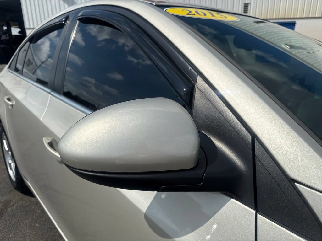 Used 2015 Chevrolet Cruze LT FWD image 17