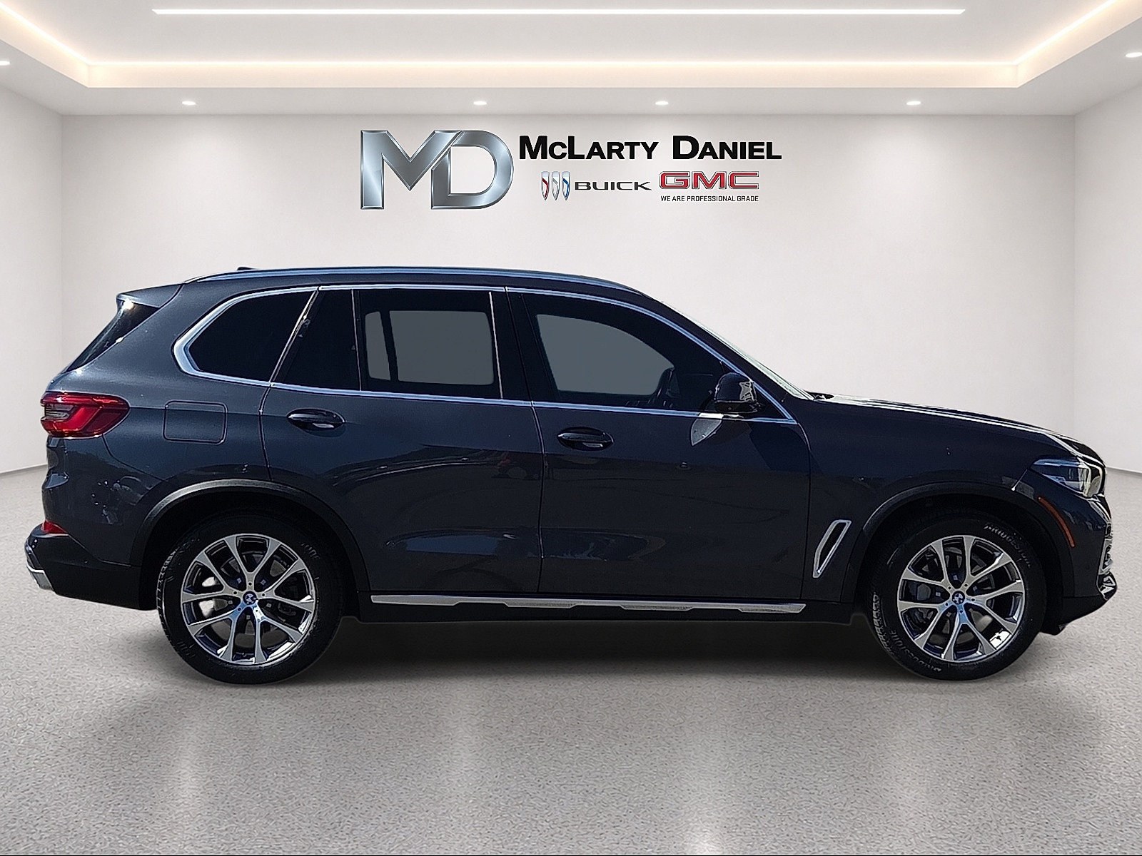 Used 2019 BMW X5 xDrive40i w/ Premium Package 2 AWD/4WD image 15
