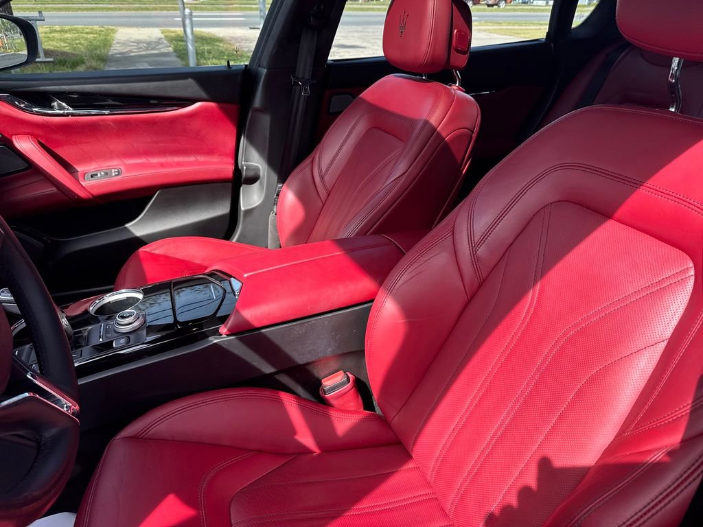 Used 2019 Maserati Quattroporte S GranLusso image 9