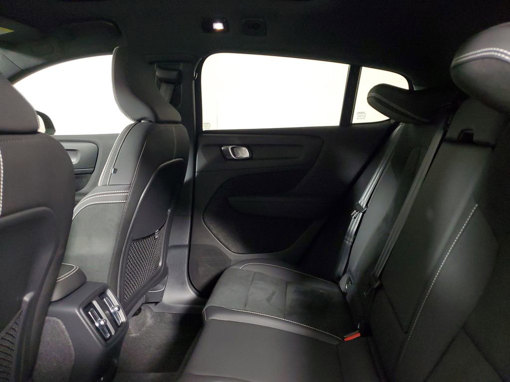 Used 2023 Volvo C40 P8 Recharge Plus image 14