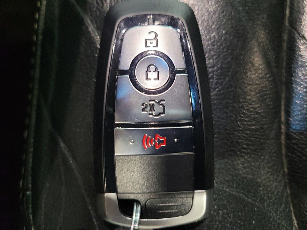 Used 2017 Ford Edge SEL w/ Equipment Group 201A FWD image 32