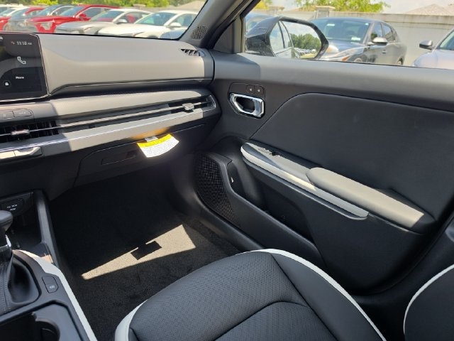 New 2026 Kia K4 GT-Line w/ GT-Line Premium Package FWD image 9