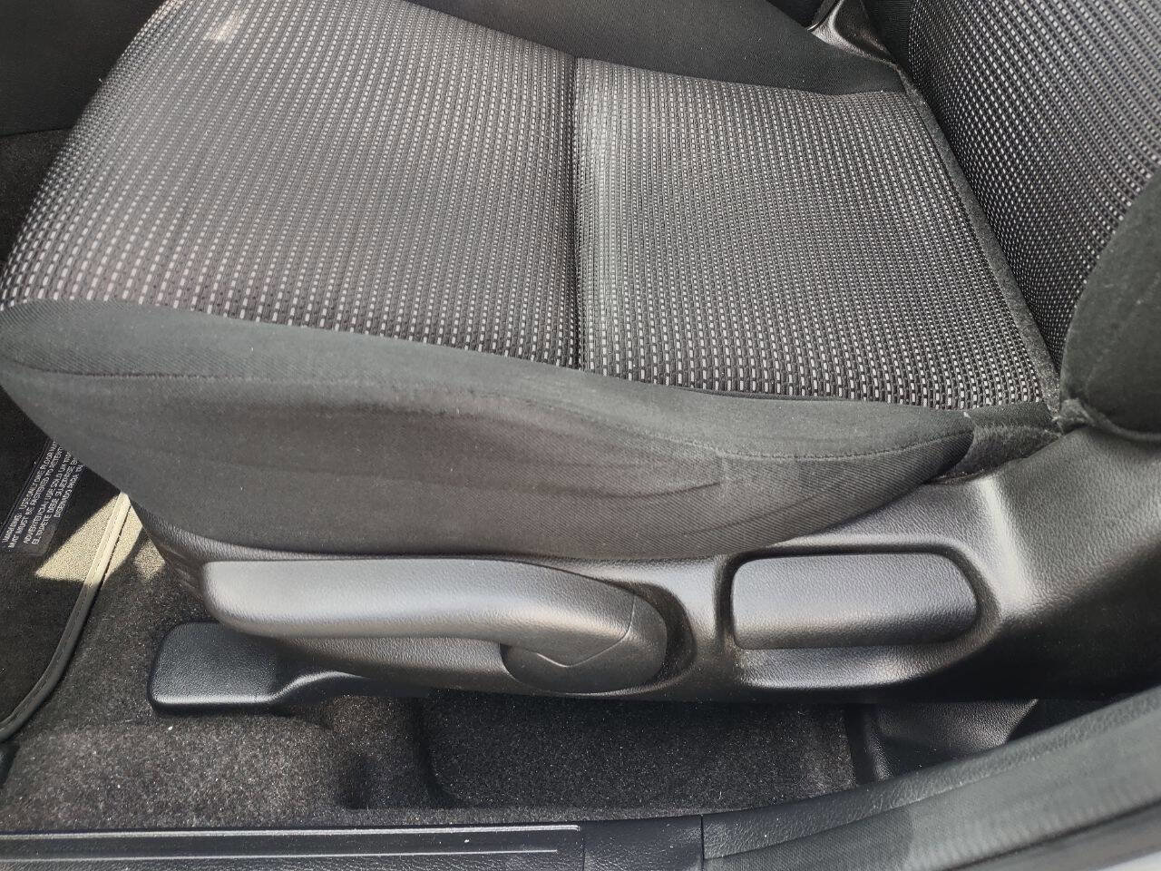 Used 2012 MAZDA MAZDA3 i Touring FWD image 11