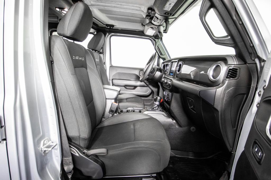 Used 2023 Jeep Gladiator Overland image 10