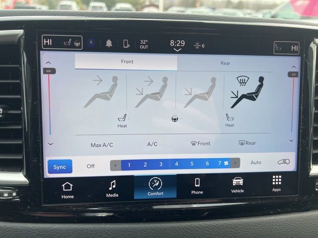 Used 2024 Chrysler Pacifica Touring-L image 26