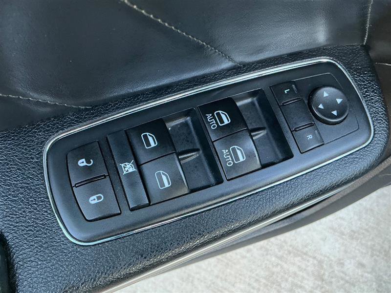 Used 2016 Dodge Charger SXT w/ AWD Premium Group image 28