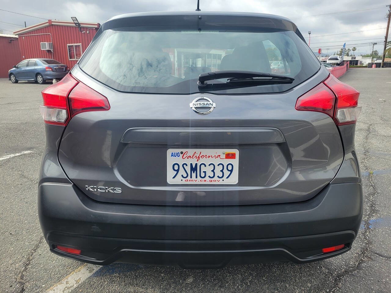 Used 2019 Nissan Kicks S FWD image 4