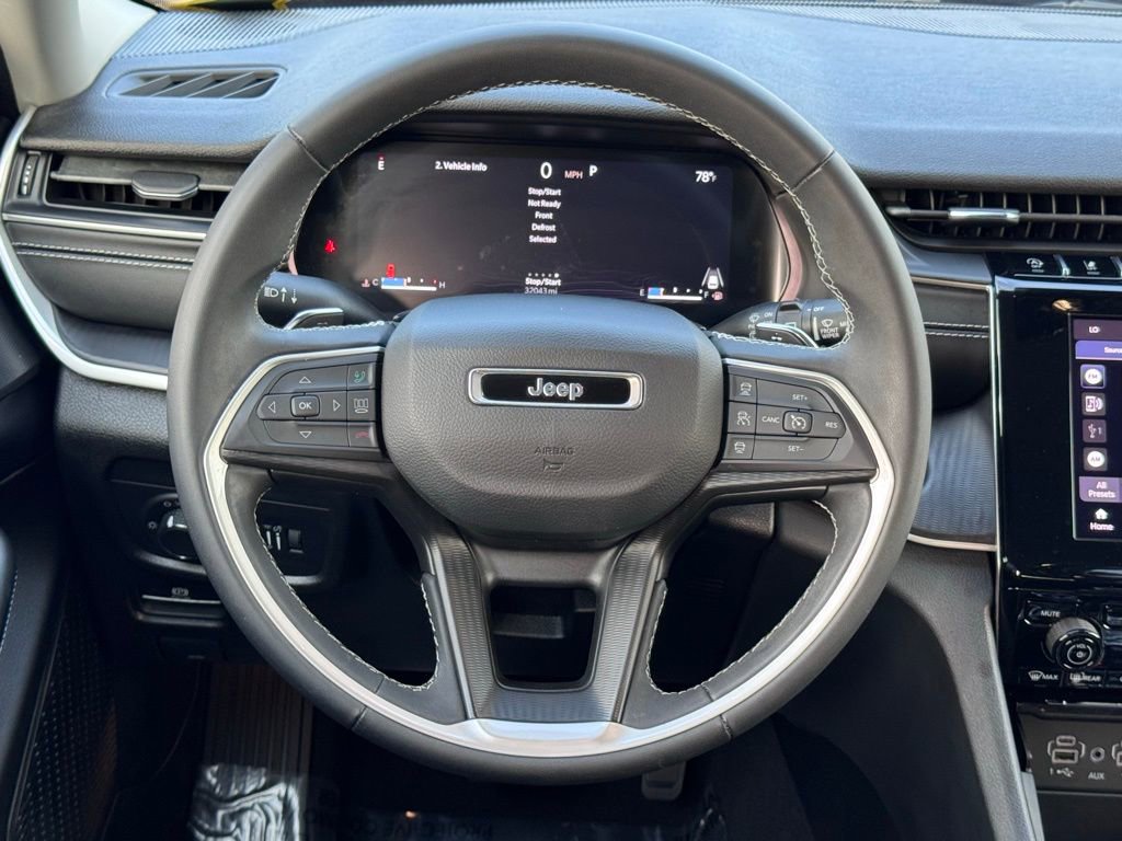 Used 2023 Jeep Grand Cherokee Laredo image 8