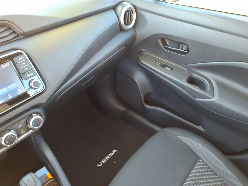 Used 2020 Nissan Versa S image 35
