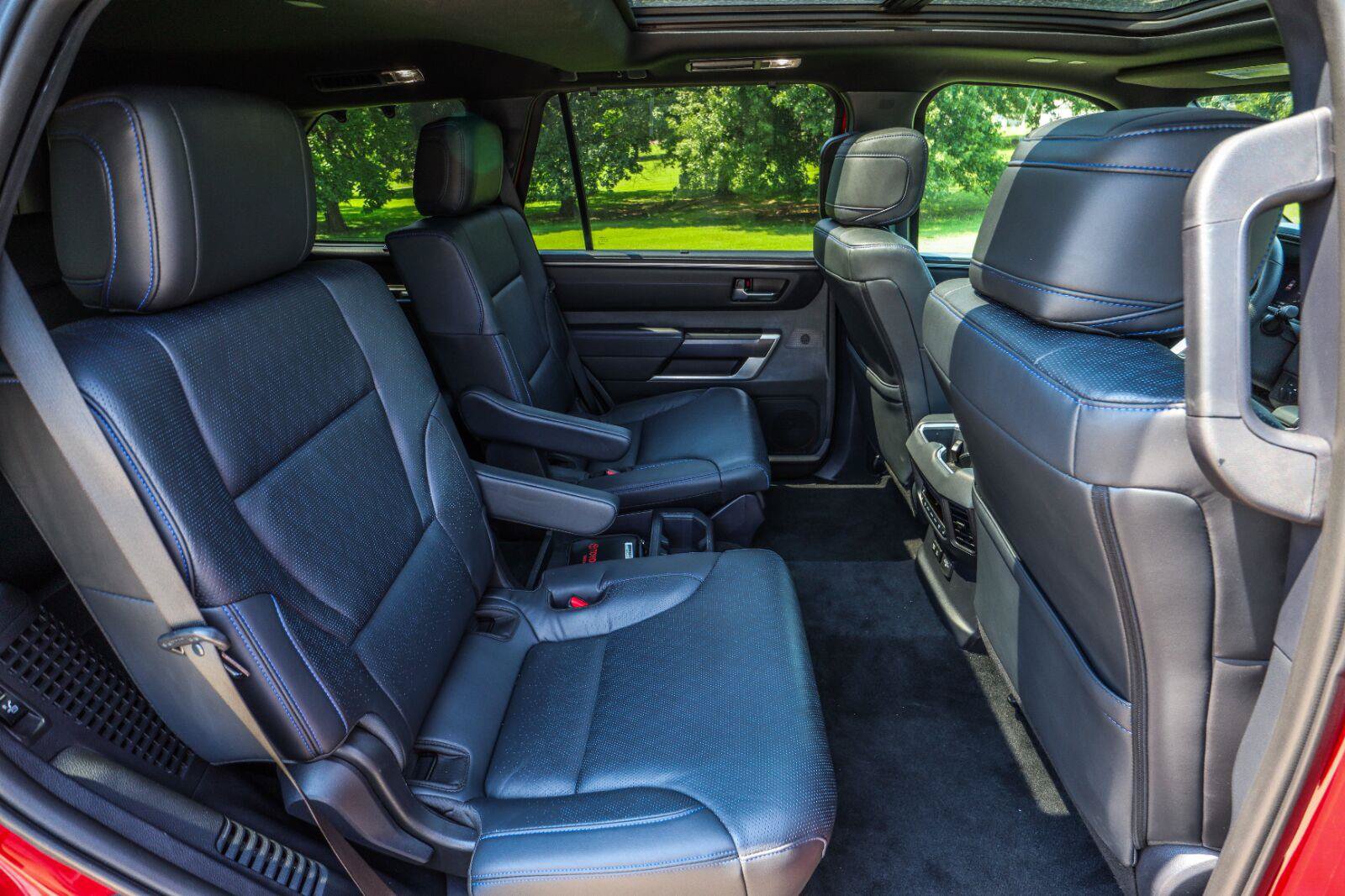 Used 2025 Toyota Sequoia Platinum AWD/4WD image 45