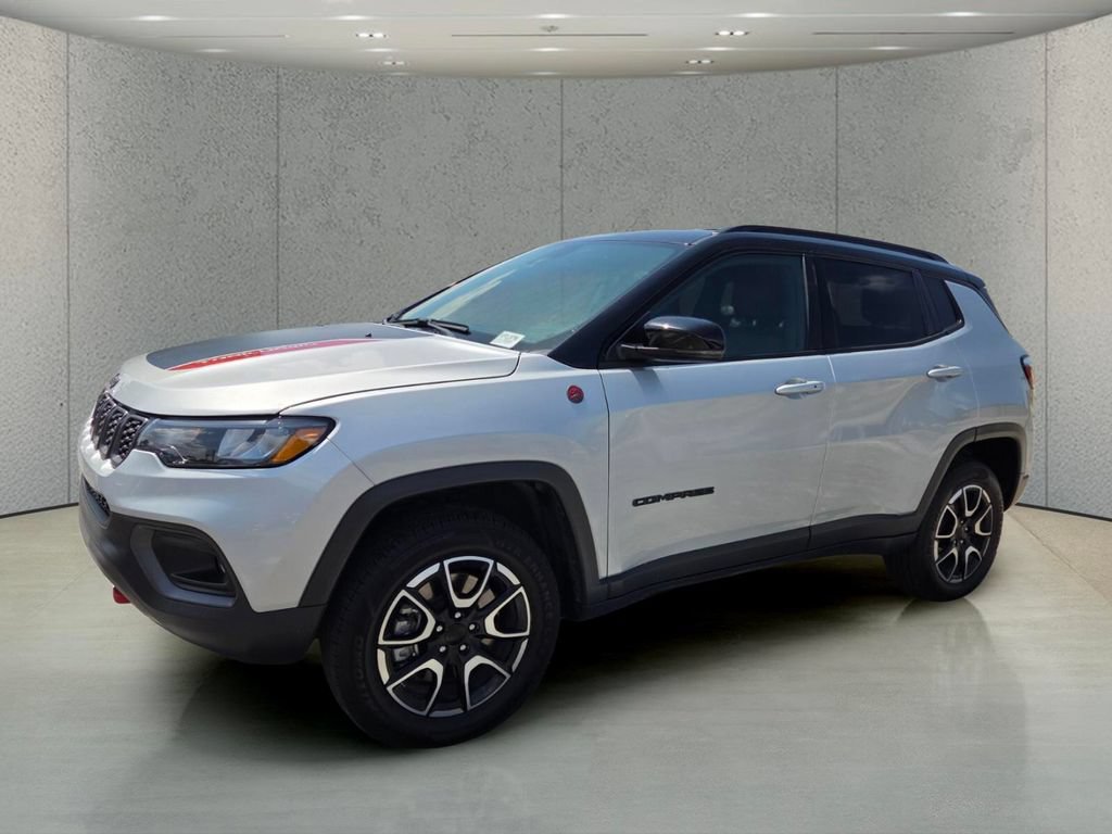 Used 2024 Jeep Compass Trailhawk AWD/4WD image 9