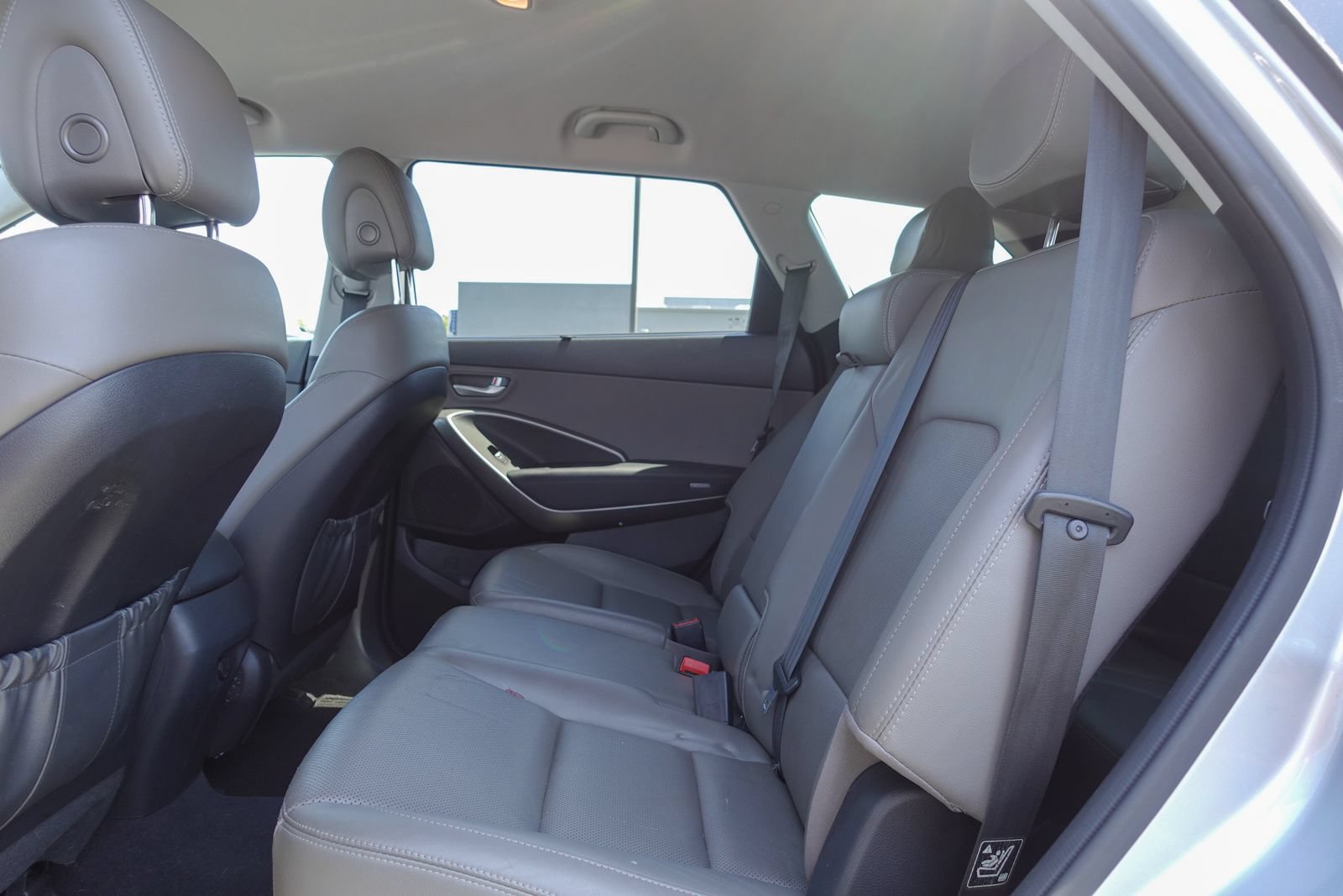 Used 2017 Hyundai Santa Fe SE w/ SE Premium Package 02 FWD image 12