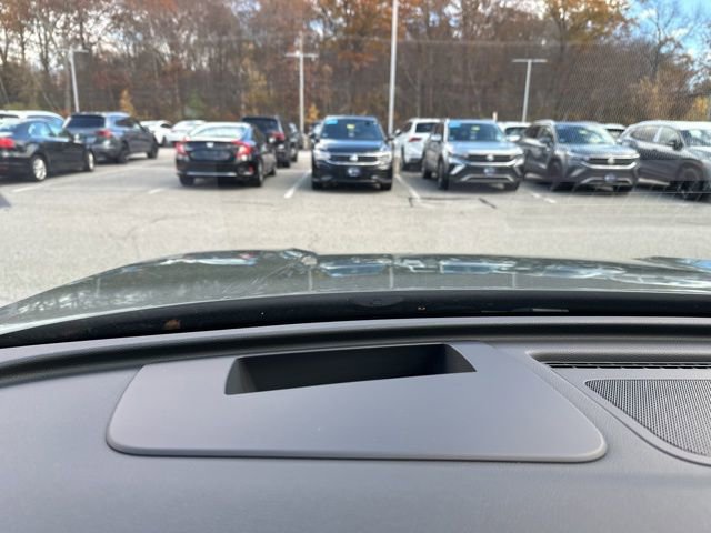 New 2026 Volkswagen Tiguan SEL R-Line image 18