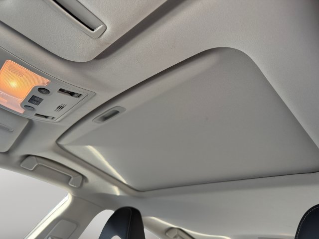 Used 2016 Lexus IS 300 AWD image 12